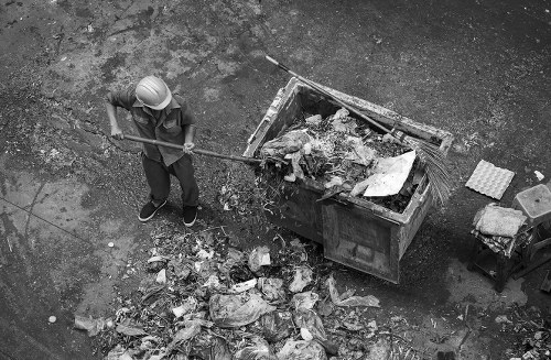 Professional house clearance team at work in Temple