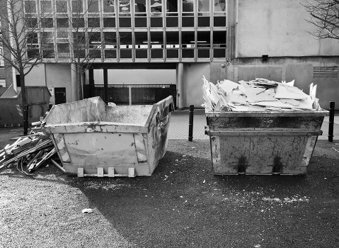 Final clean-up after flat clearance in Temple